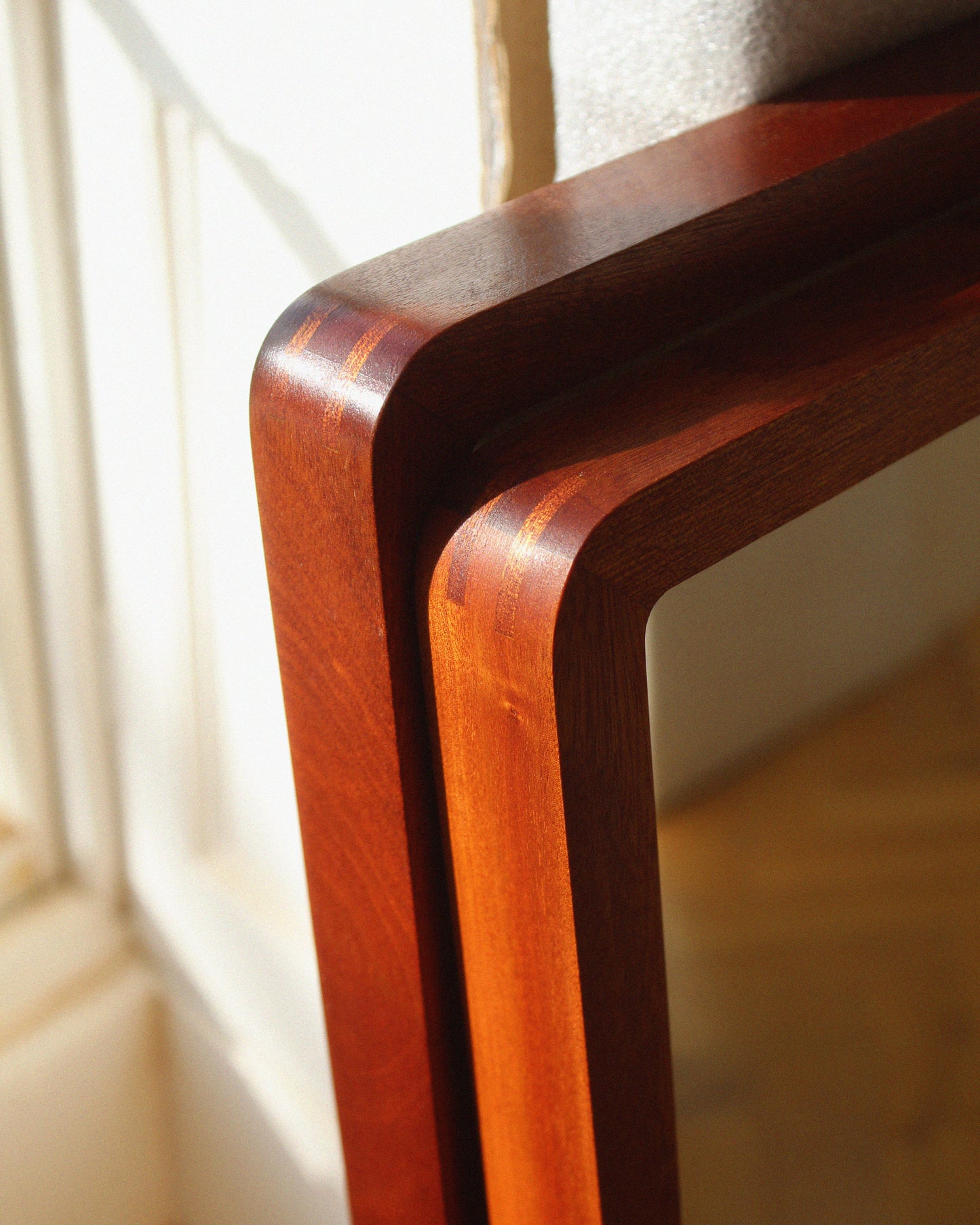 Rounded corner mirror — Polished sapele