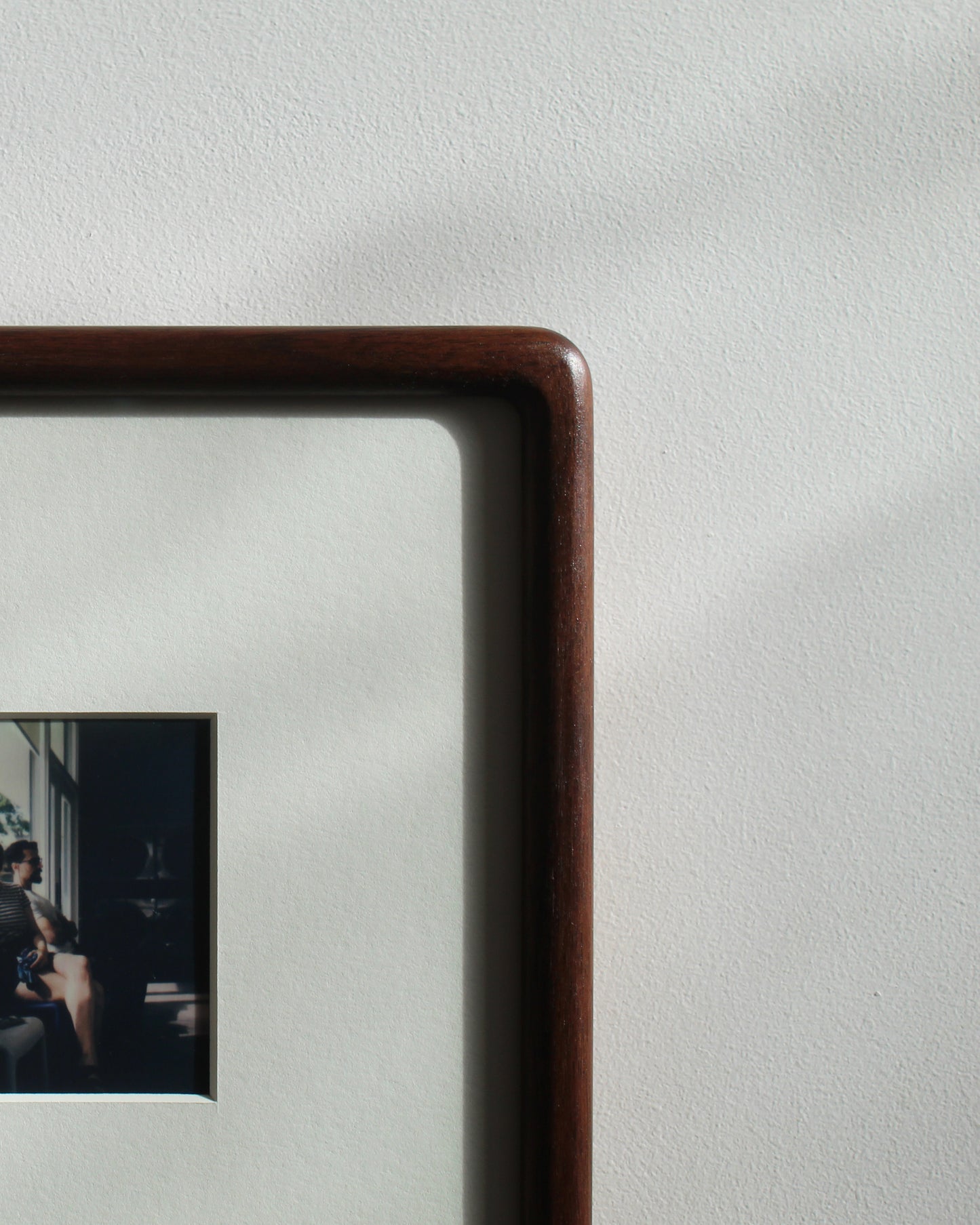 Polaroid rounded corner frame — Polished walnut