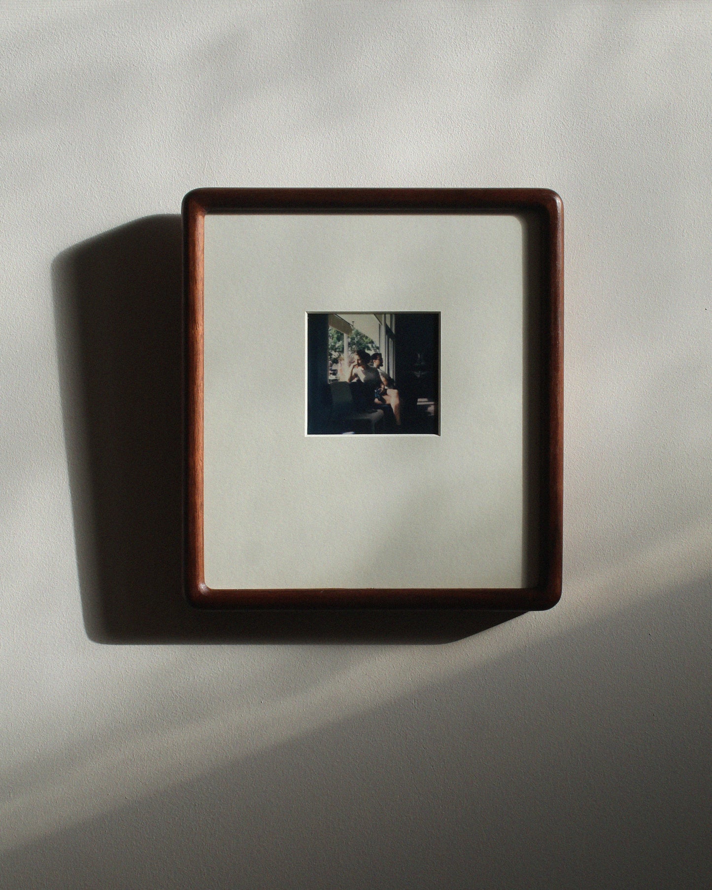 Polaroid rounded corner frame — Polished walnut
